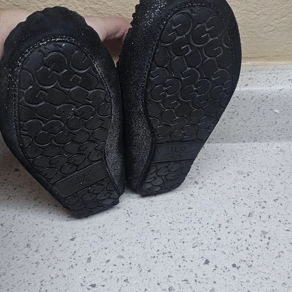 Ugg Girls glitter moccasin size 3